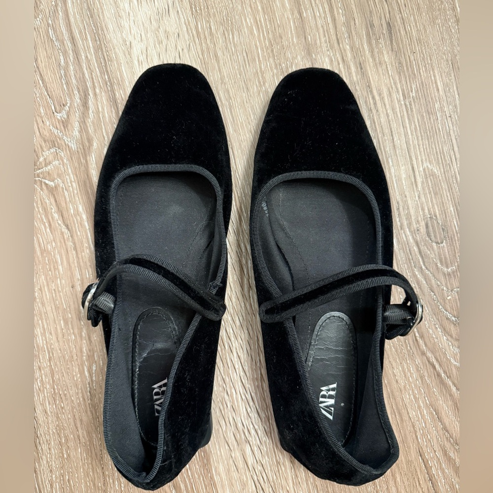 Black velvet Zara Mary Janes shoes